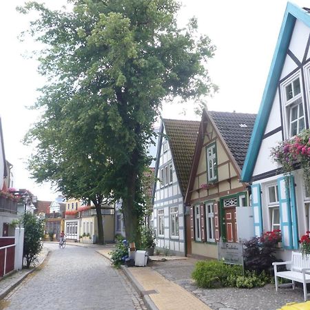 Strandmuschel, Ca 100M Z. Alten Strom Rostock Luaran gambar